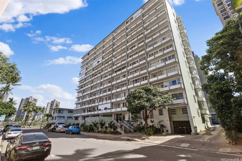 445 Kaiolu Street # 214, Honolulu