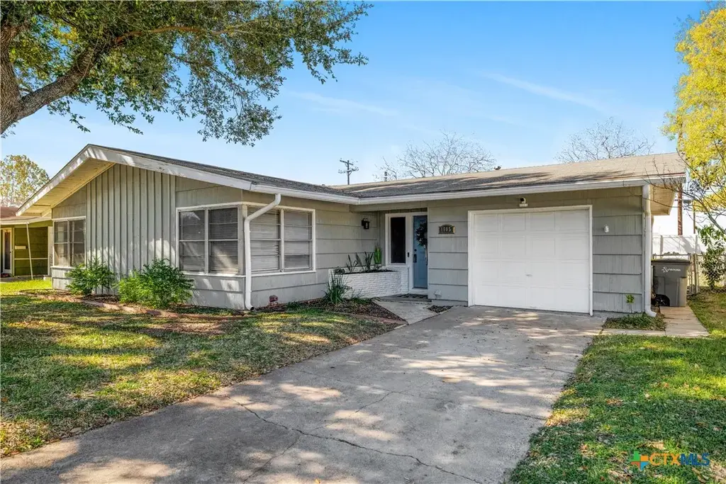4805 Lilac Lane, Victoria