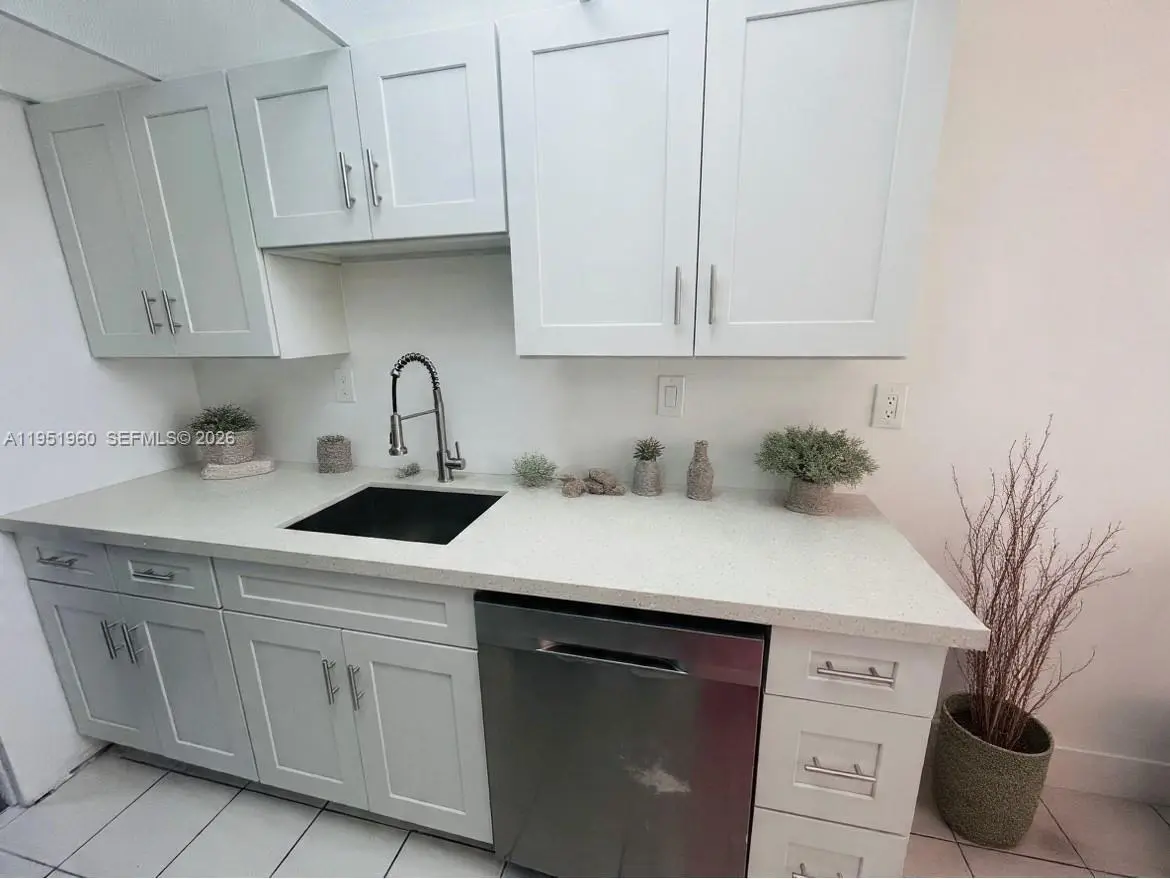 Photo of Listing #A11951960