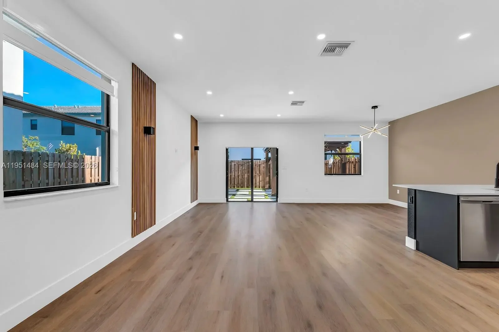 Photo of Listing #A11951484