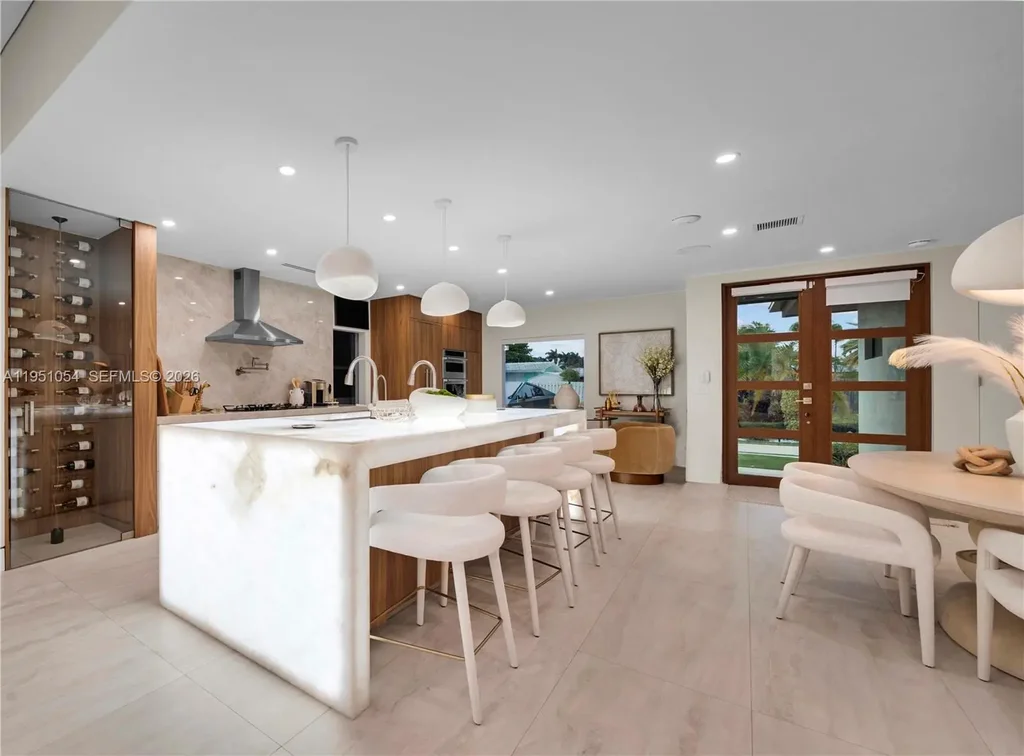 1810 Ne 43rd Ct, Oakland Park