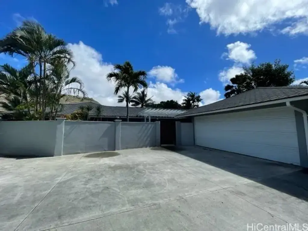 5596 Kalanianaole Highway, Honolulu