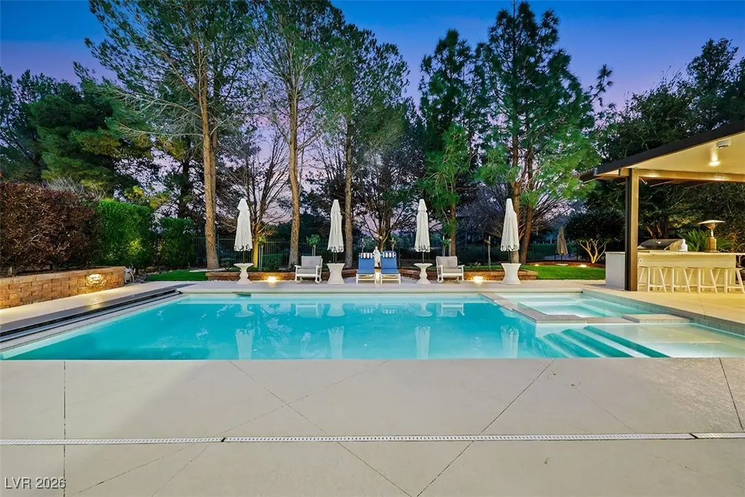 Photo of Listing #2750435