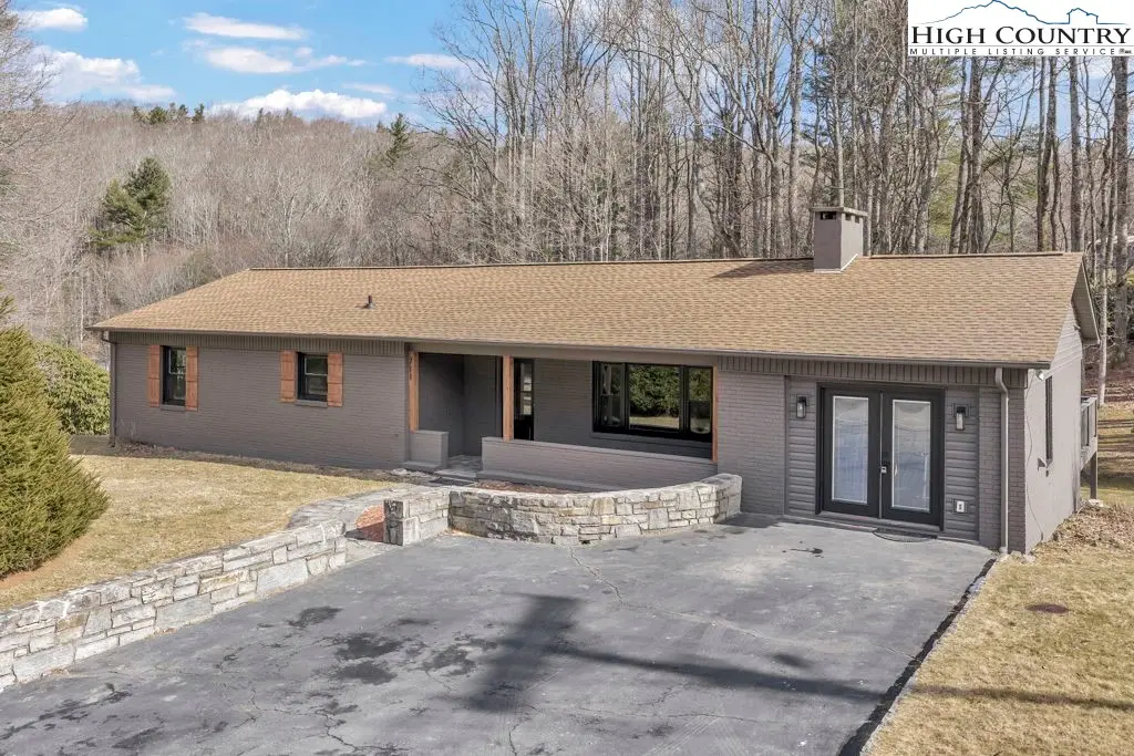 711 Possum Hollow, Blowing Rock