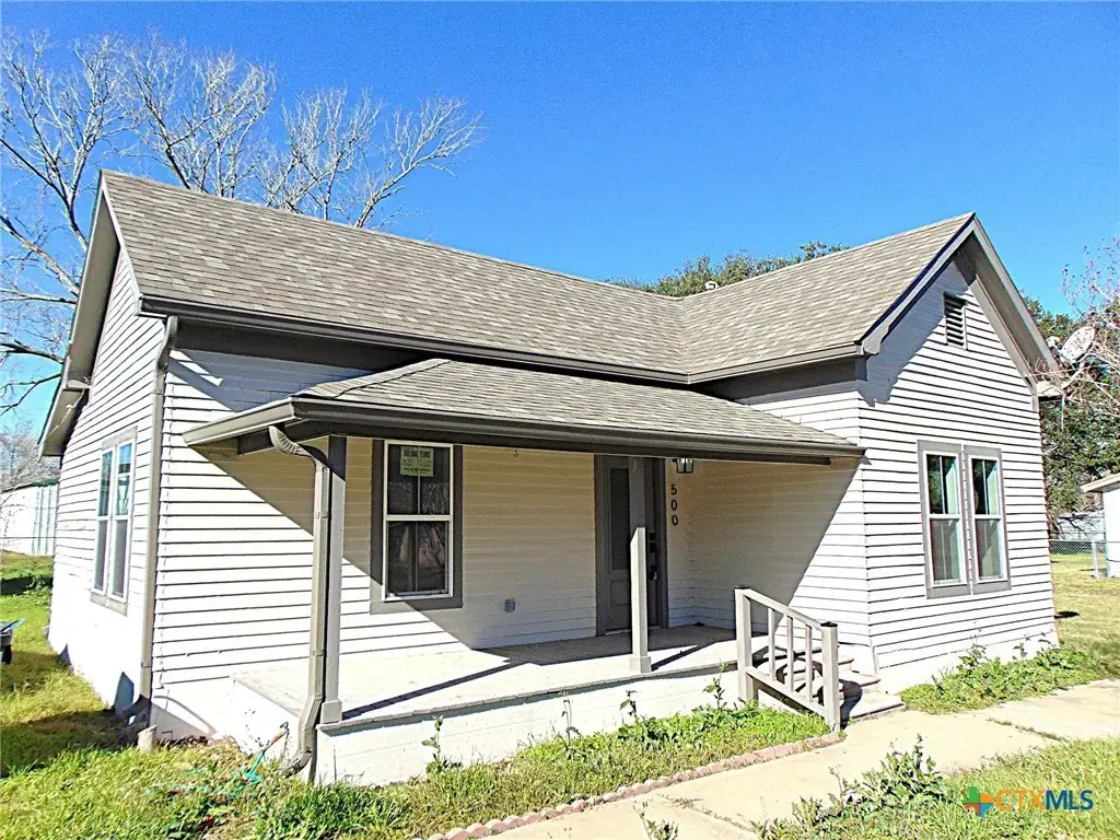 500 S Texana Street, Hallettsville