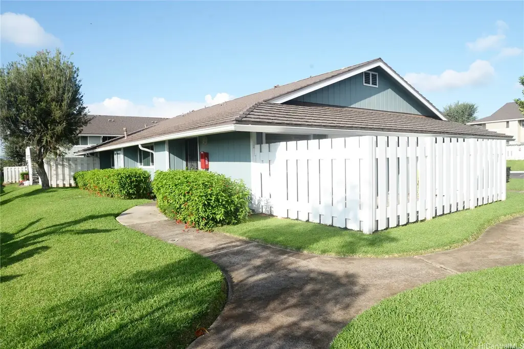 94-767 Paaono Street # C4, Waipahu