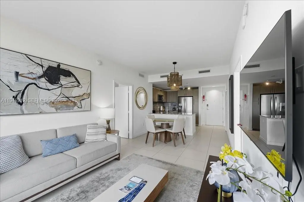 Photo of Listing #A11949212