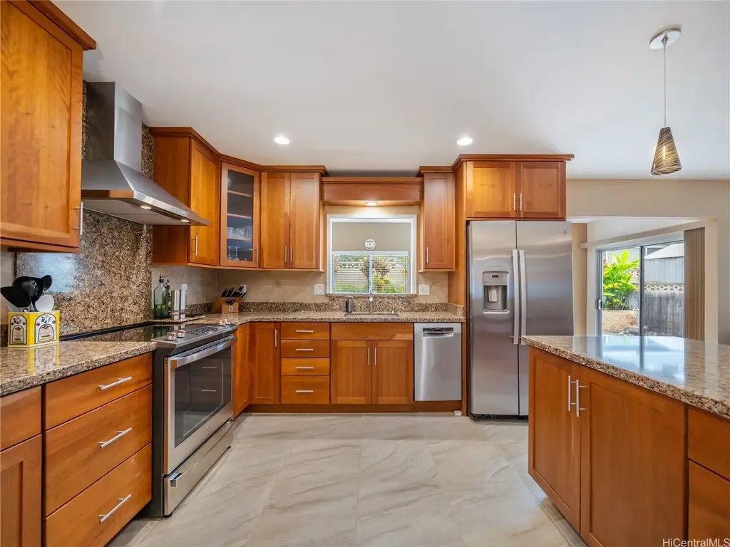 94-762 Kaaholo Street, Waipahu