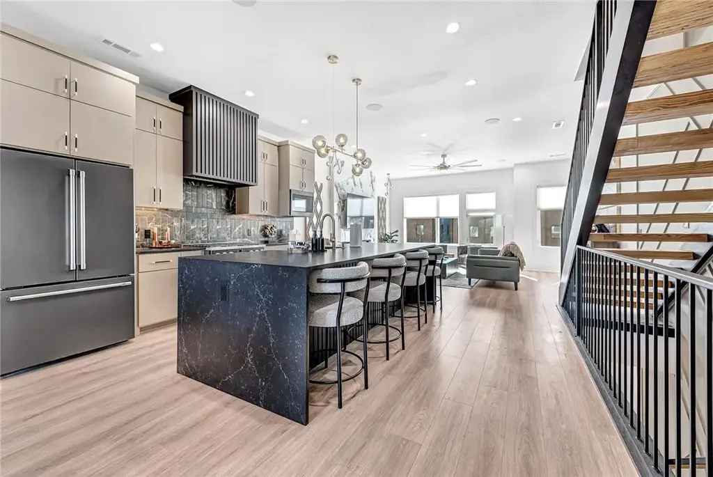 233 Se 7th Street, Bentonville