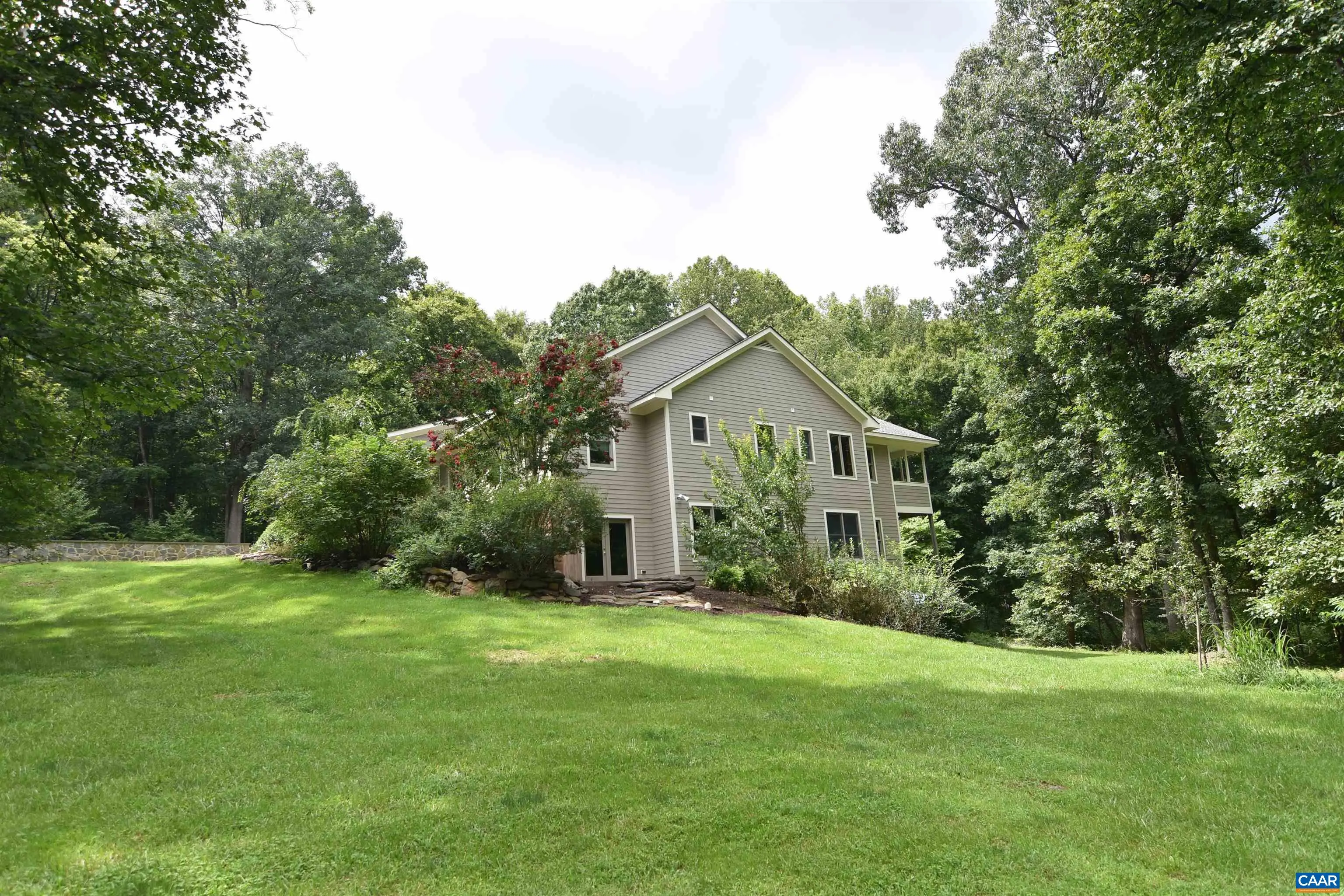 519 Foothills Dr, Nellysford