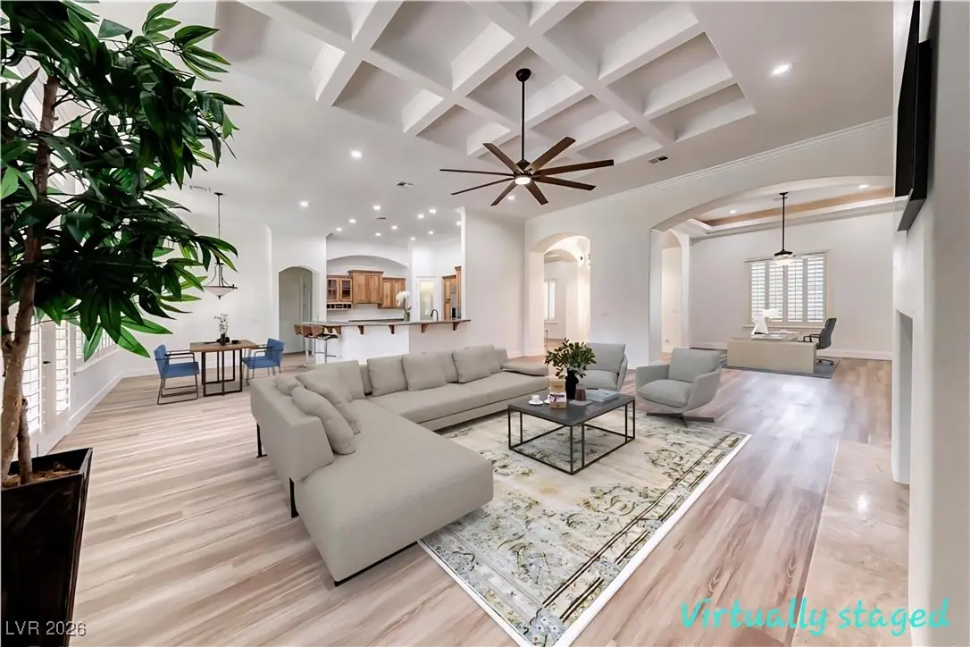 Photo of Listing #2749011