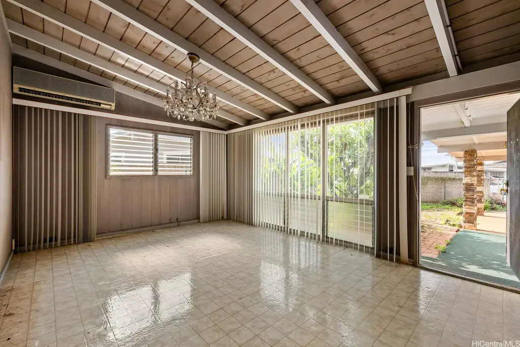 1892 Hookupa Street, Pearl City