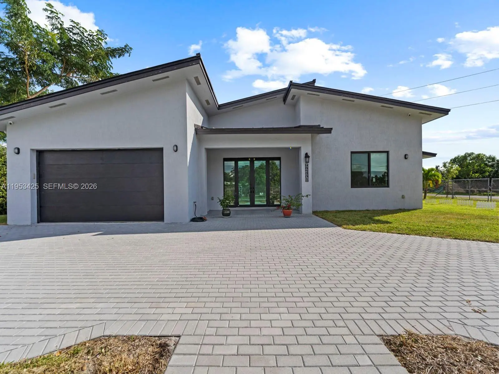 Photo of Listing #A11953425