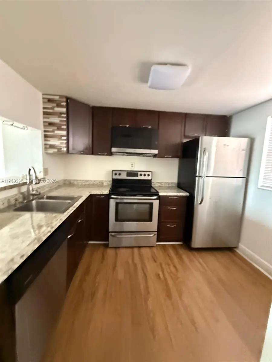 Photo of Listing #A11953236