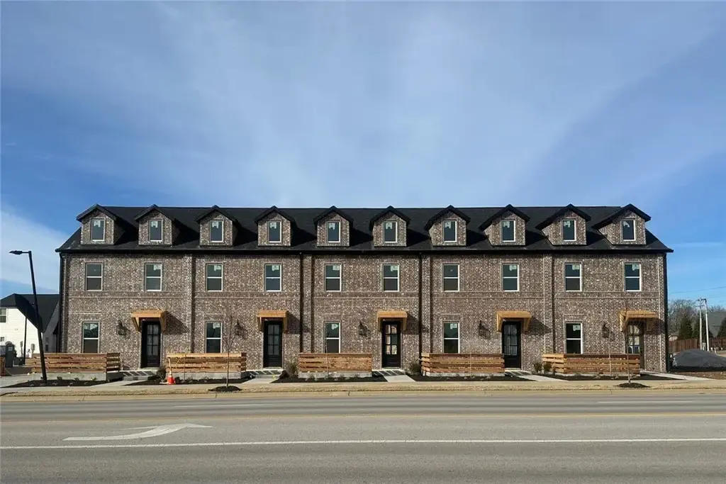 5902-5910 S Bellview Road, Rogers