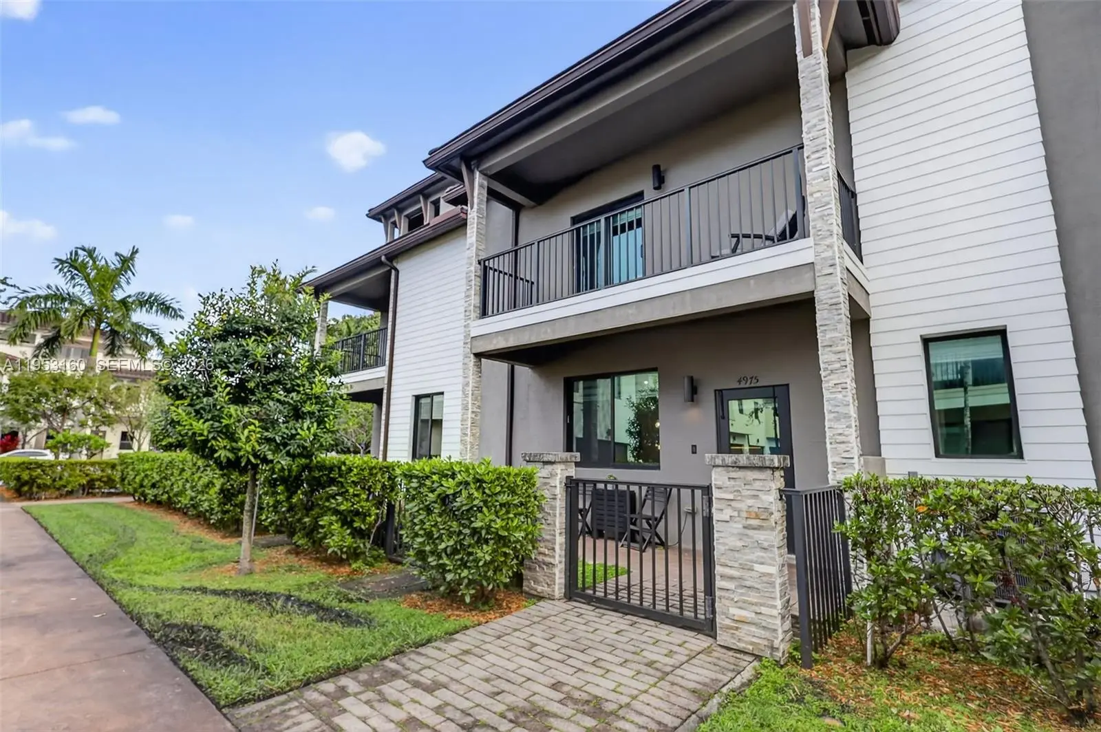 Photo of Listing #A11953160