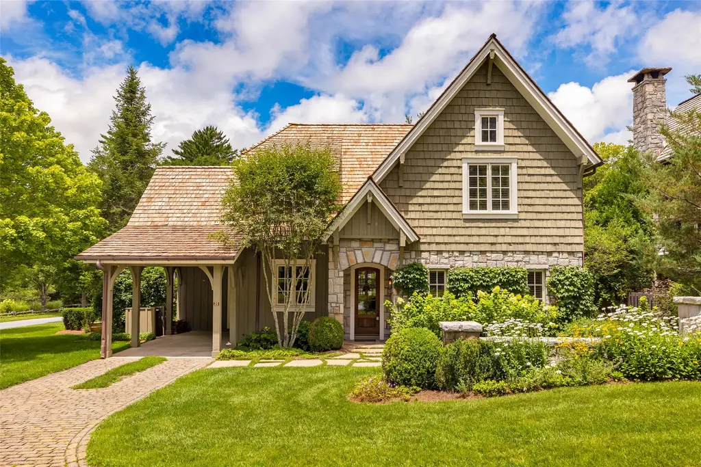 25 Old Edwards Circle, Highlands