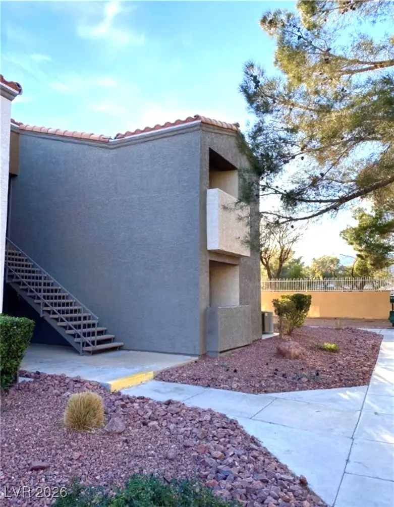 3151 Soaring Gulls Drive 2092, Las Vegas