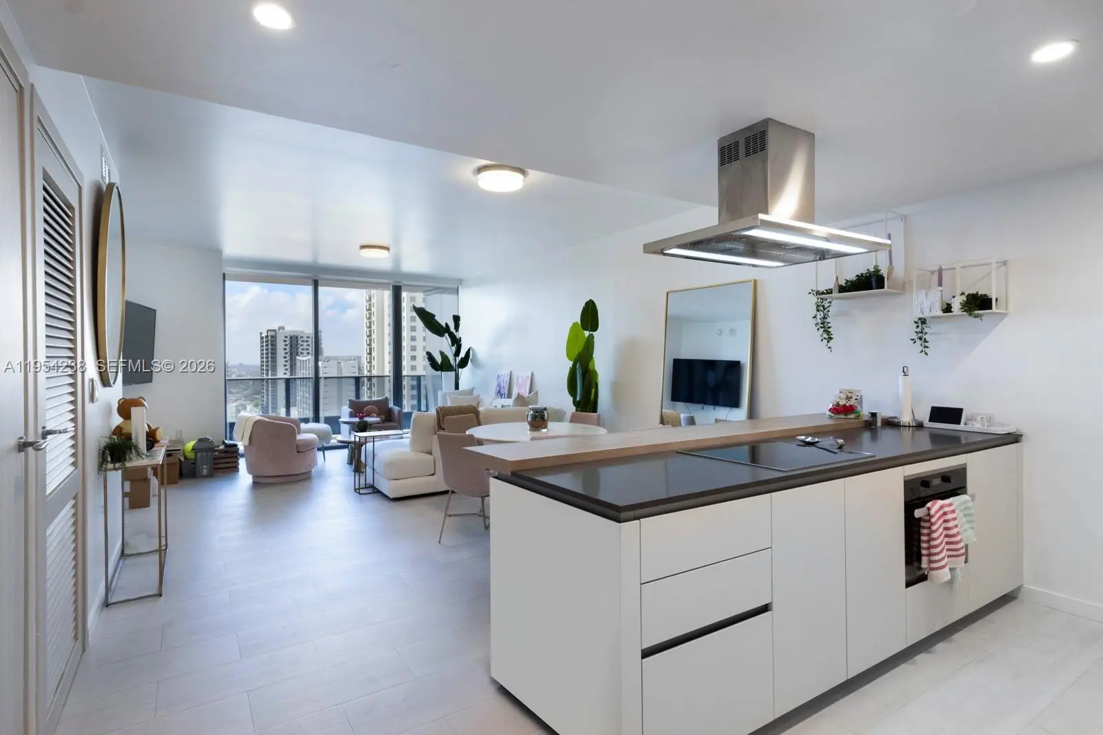 1000 Brickell Plz 2411, Miami