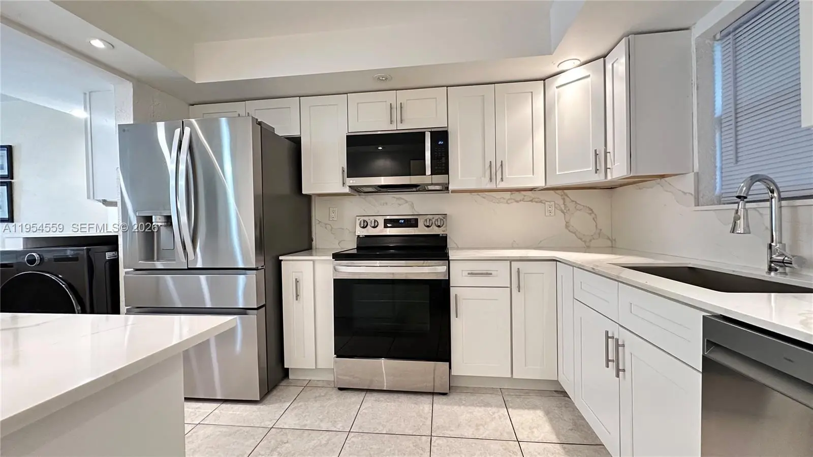 Photo of Listing #A11954559