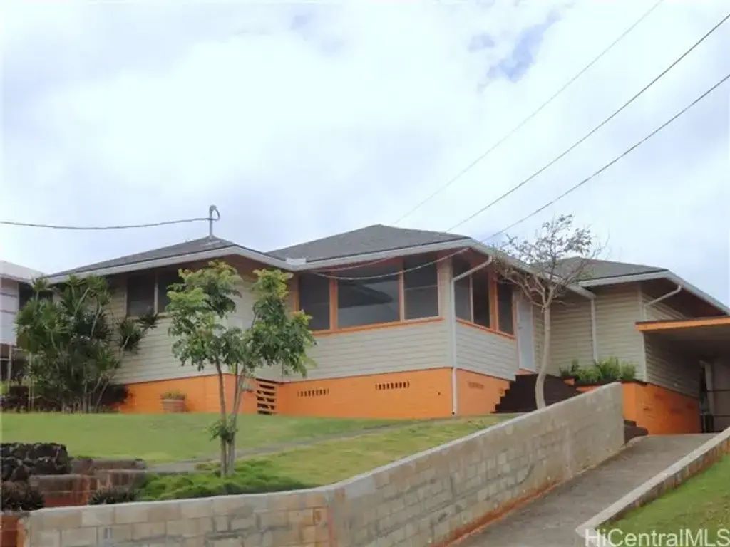 99-942 Lalawai Drive, Aiea