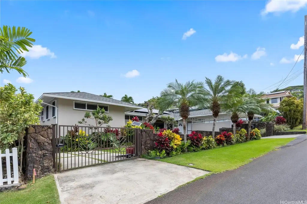 44-135 Kalenakai Place, Kaneohe