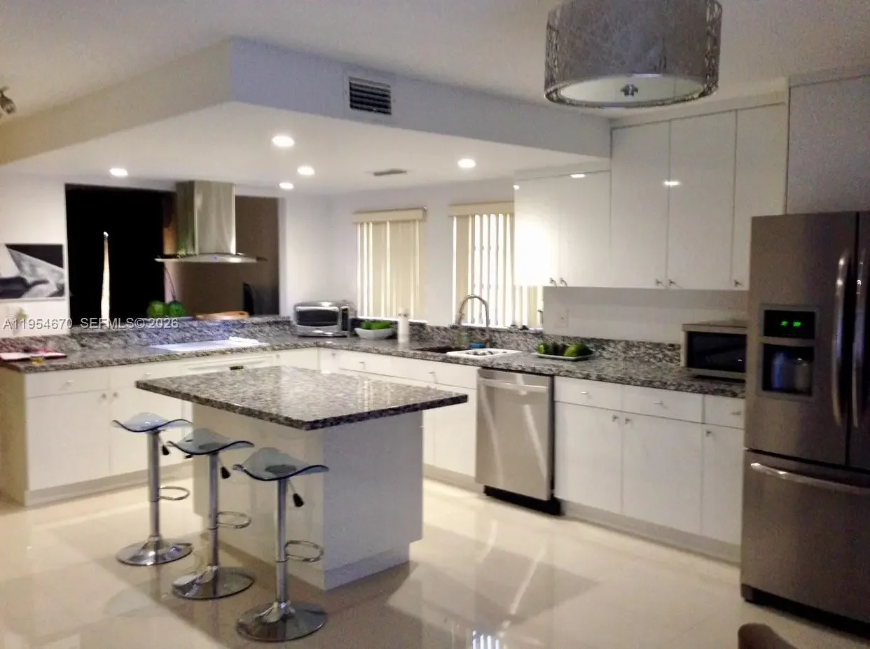 Photo of Listing #A11954670