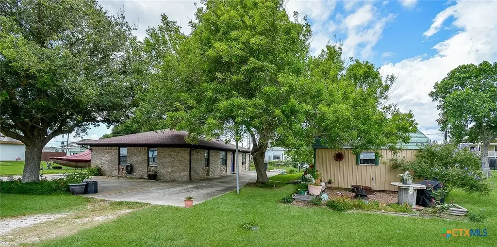 1495 W Bayshore Drive, Palacios