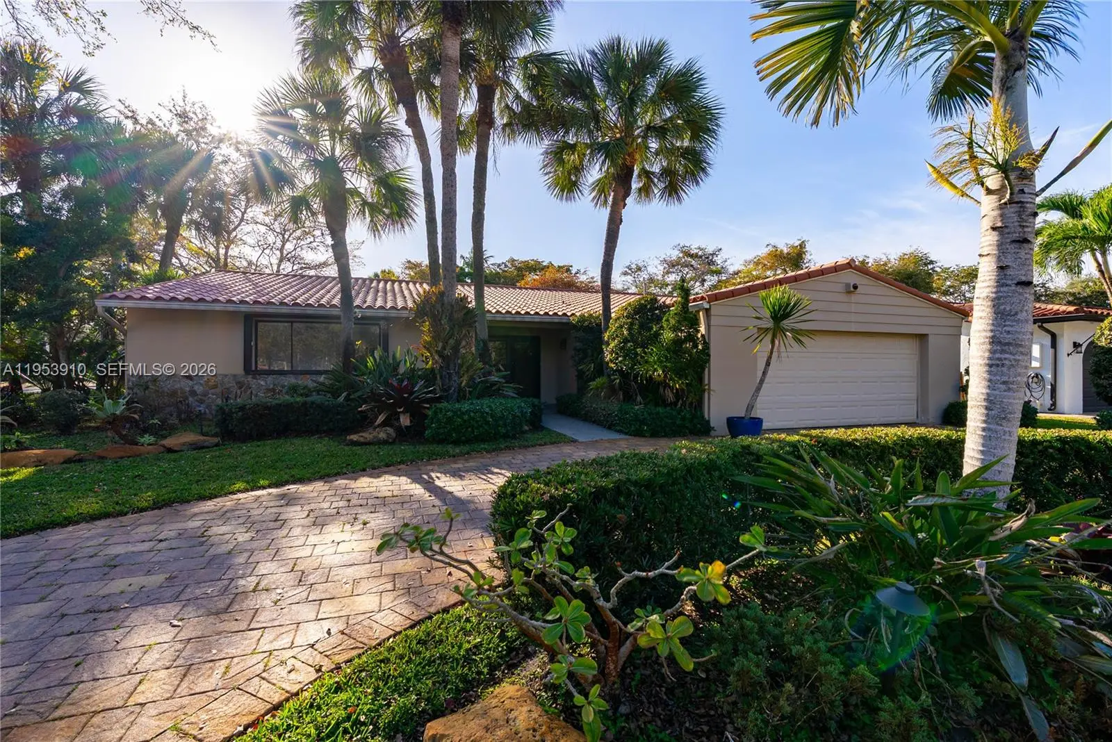 Photo of Listing #A11953910