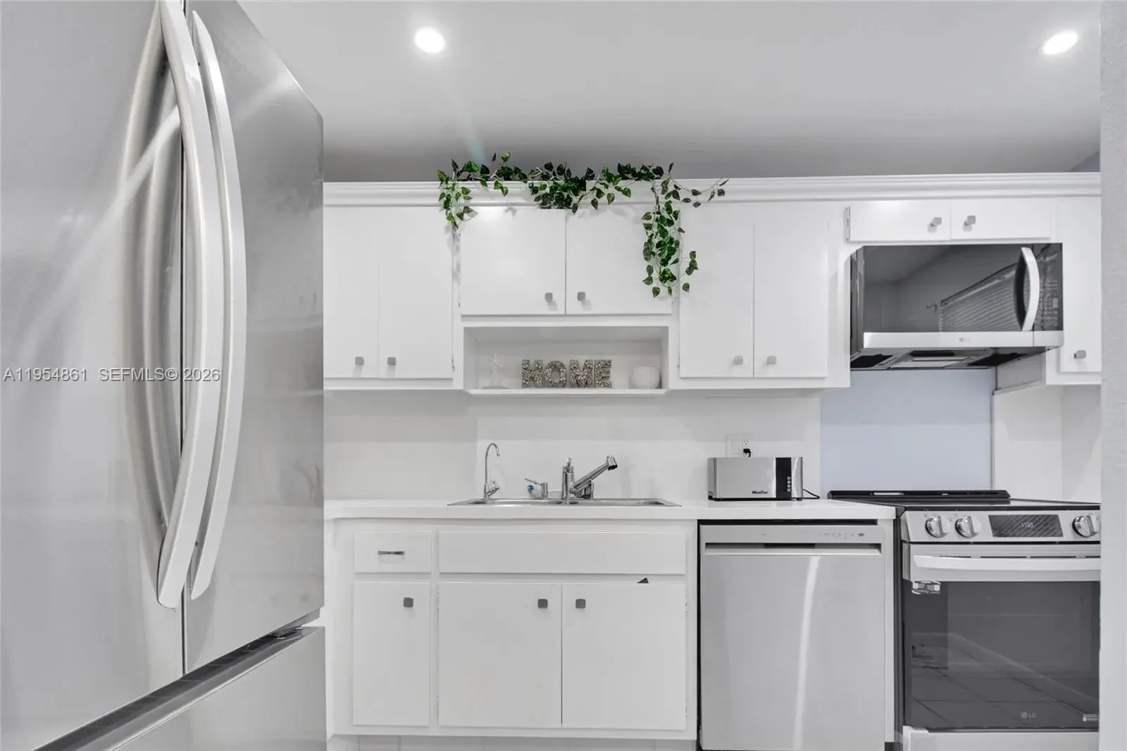 Photo of Listing #A11954861