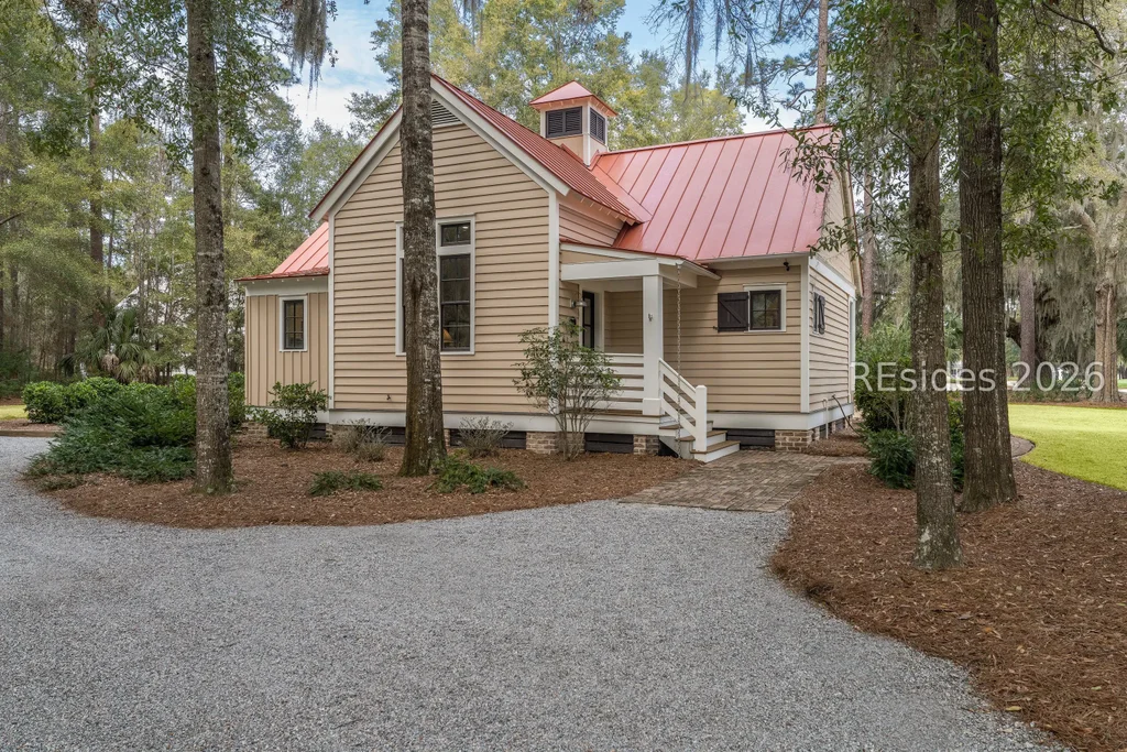6 Greenleaf Road, Bluffton