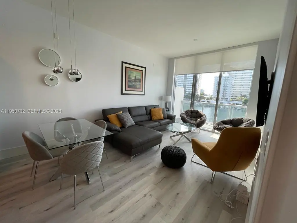 Photo of Listing #A11950702