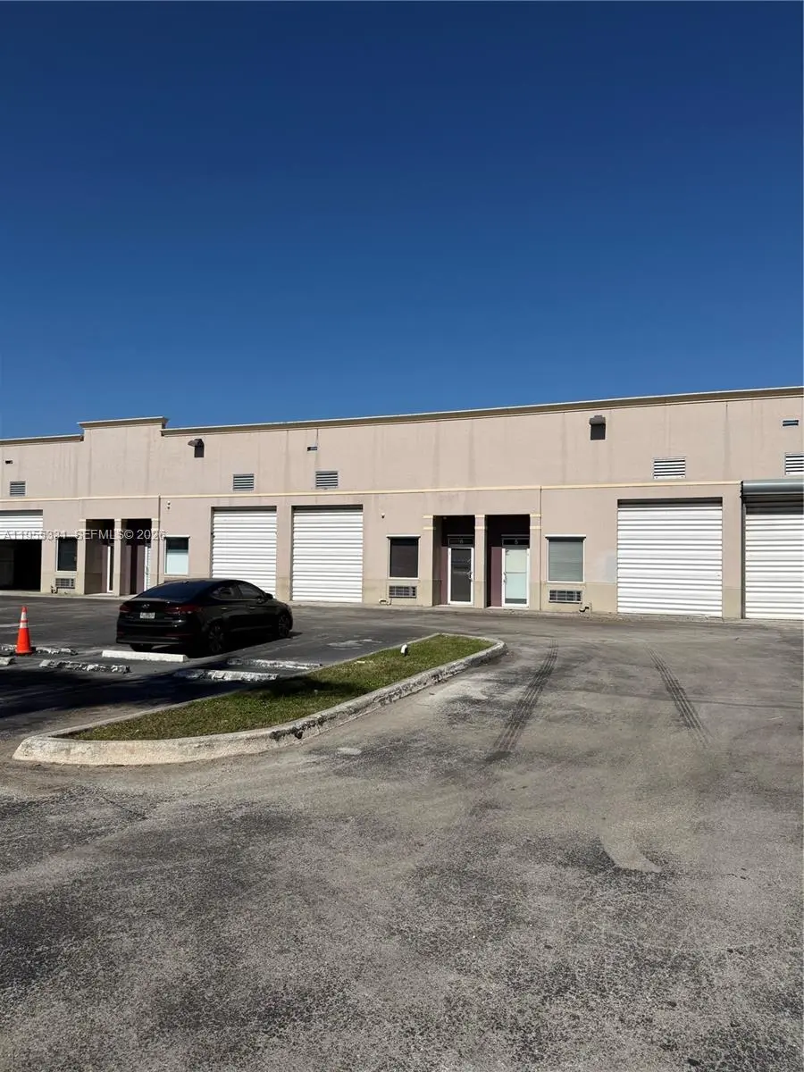 Photo of Listing #A11955331