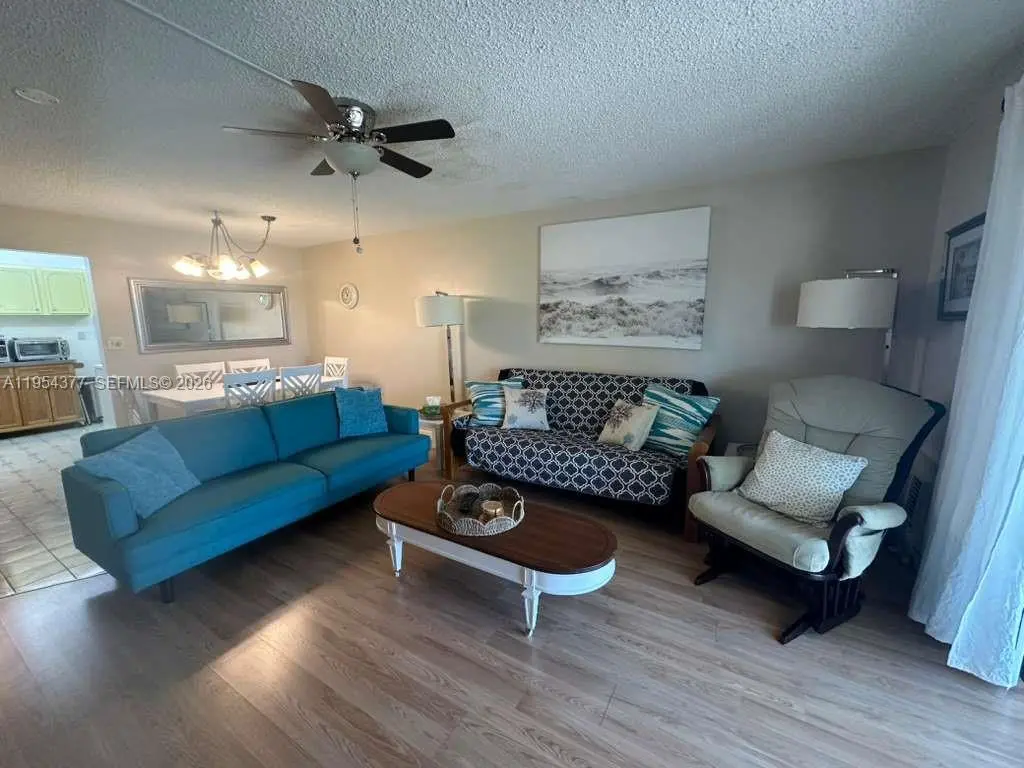 Photo of Listing #A11954377