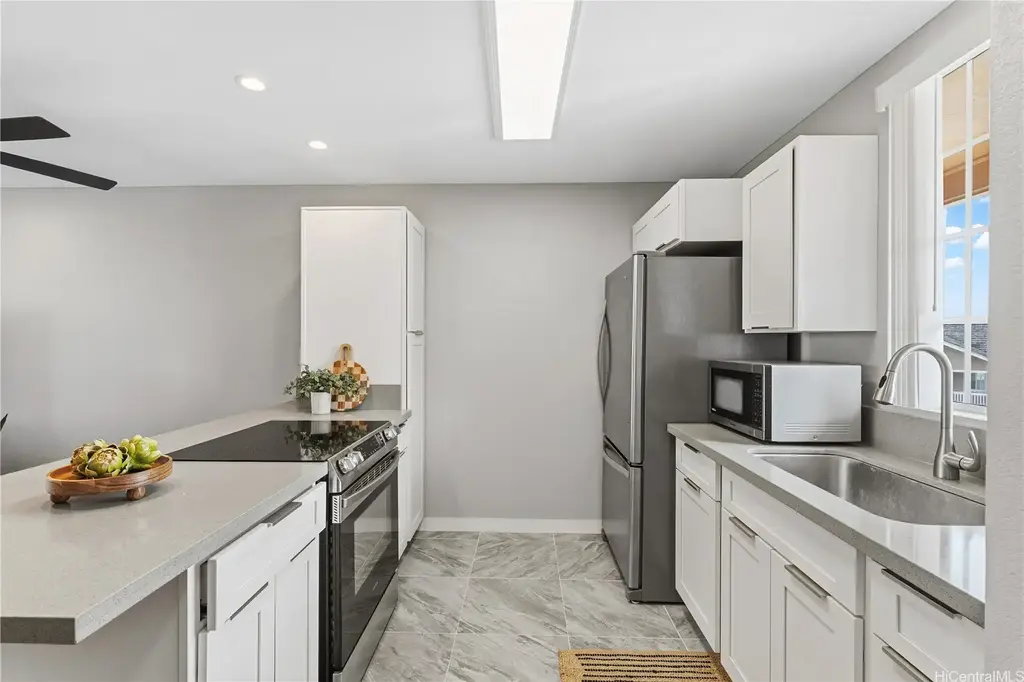 94-100 Luluka Place # L201, Waipahu