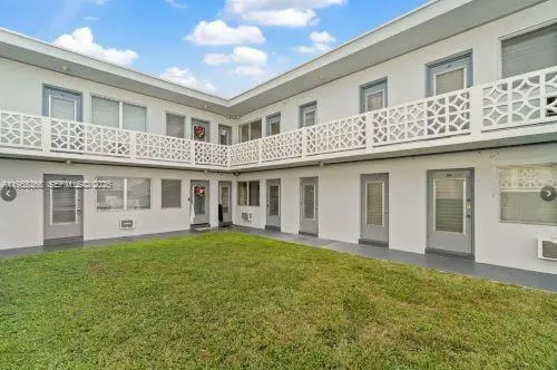 Photo of Listing #A11955366