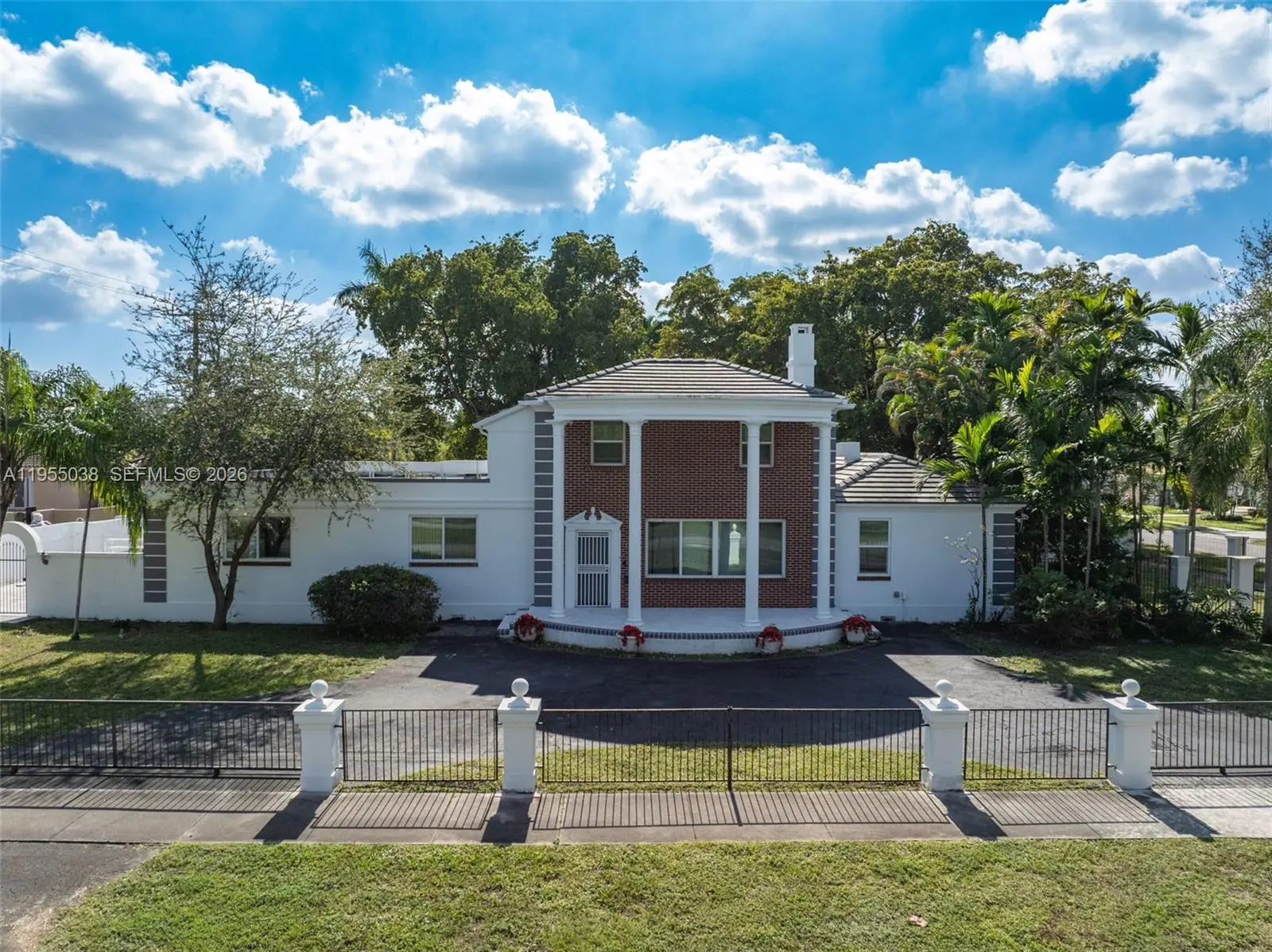 Photo of Listing #A11955038