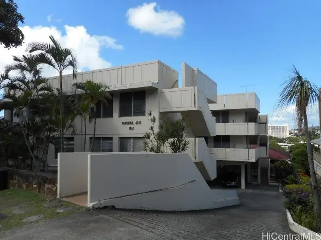 1812 Puowaina Drive # 301, Honolulu