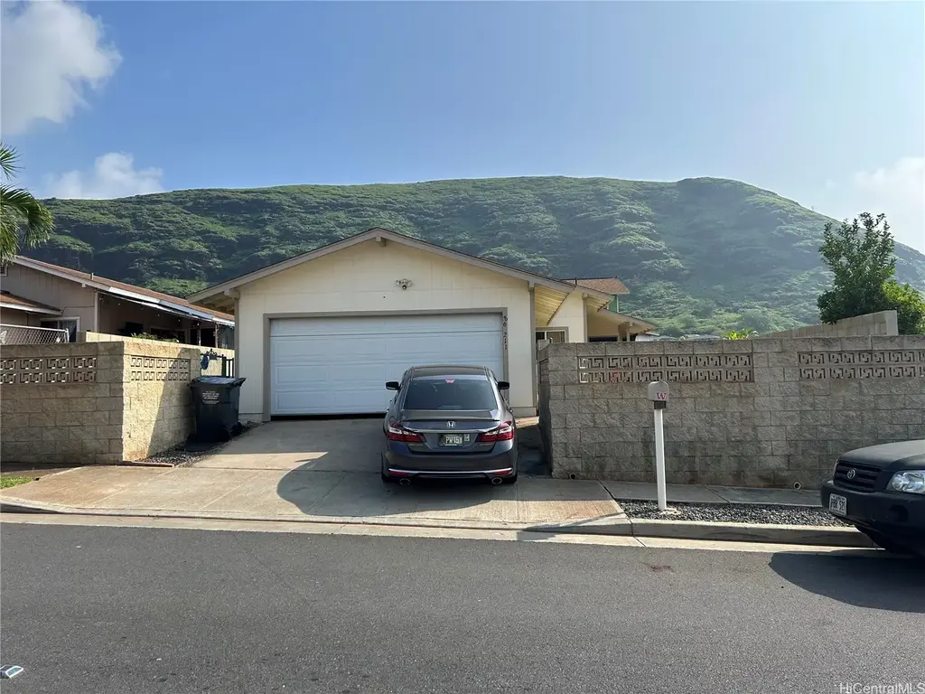 86-211 Moelua Street, Waianae