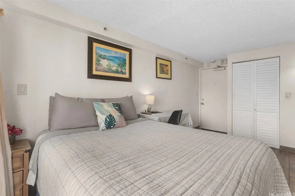 2463 Kuhio Avenue # 1010, Honolulu