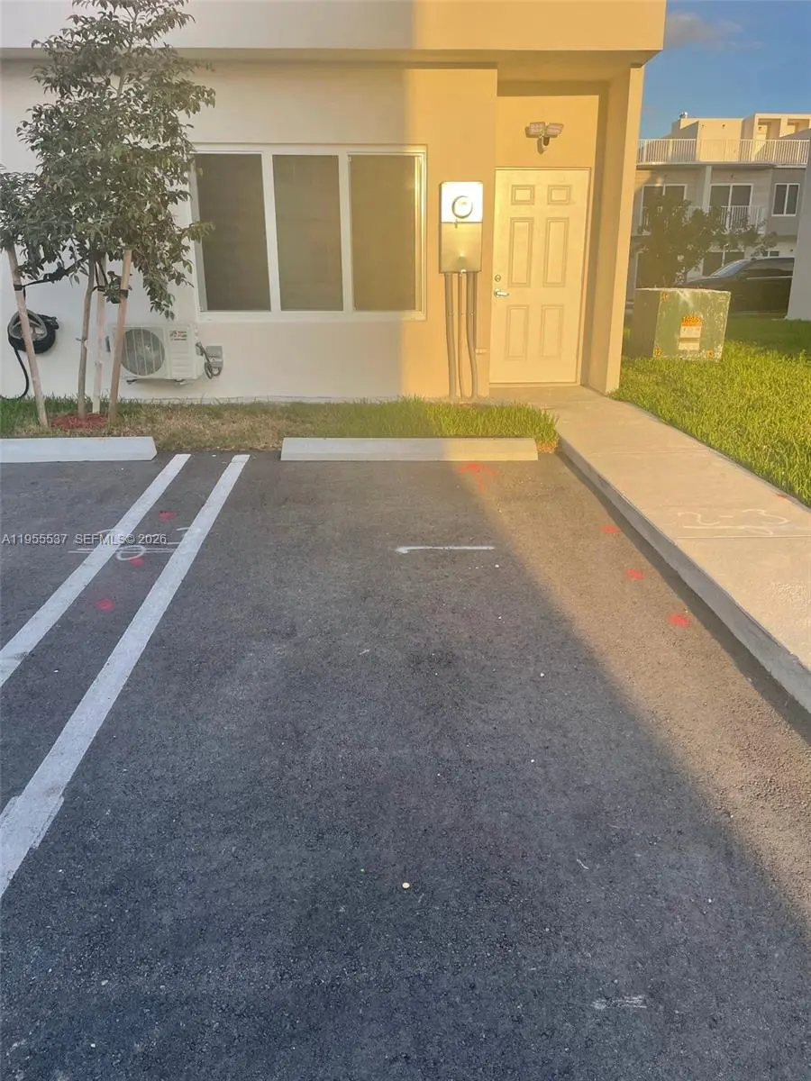 Photo of Listing #A11955537