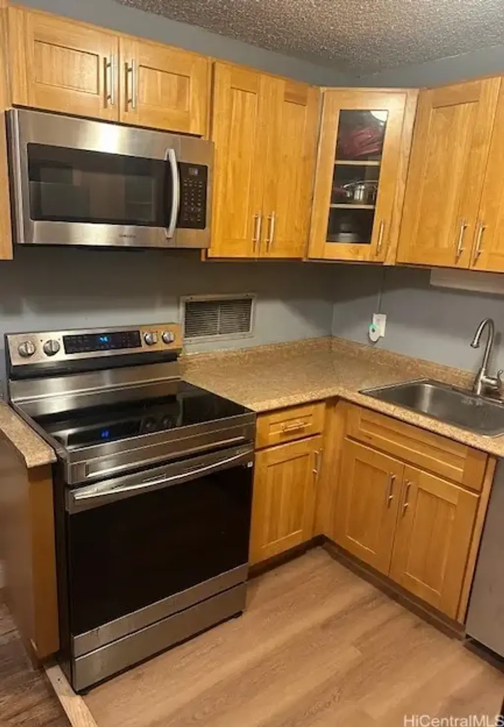 1600 Wilikina Drive # B402, Wahiawa