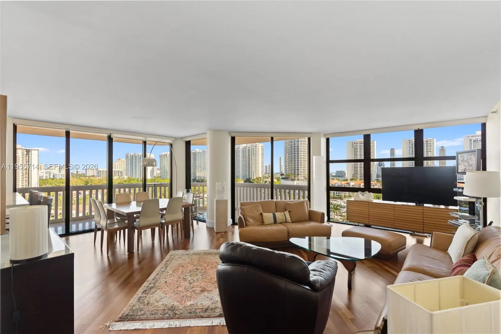 Photo of Listing #A11955714