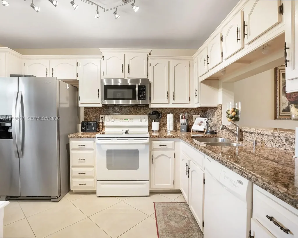 3591 Environ Blvd A404, Lauderhill