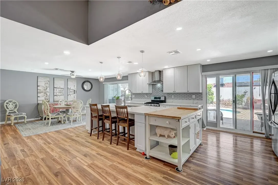 Photo of Listing #2752301