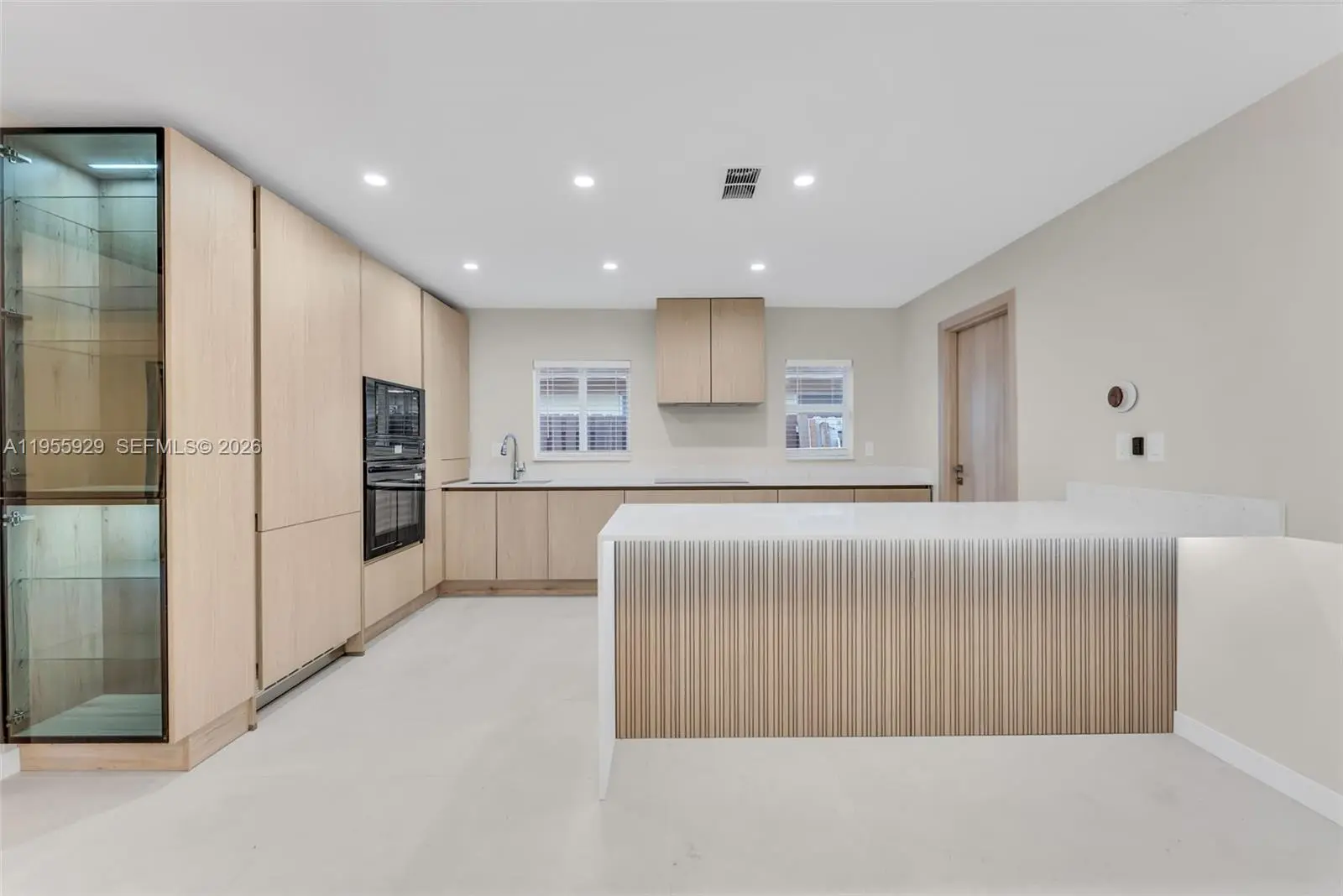 Photo of Listing #A11955929