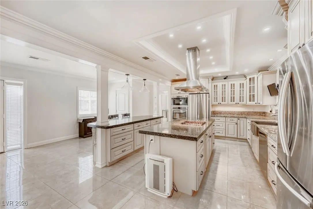 Photo of Listing #2752165