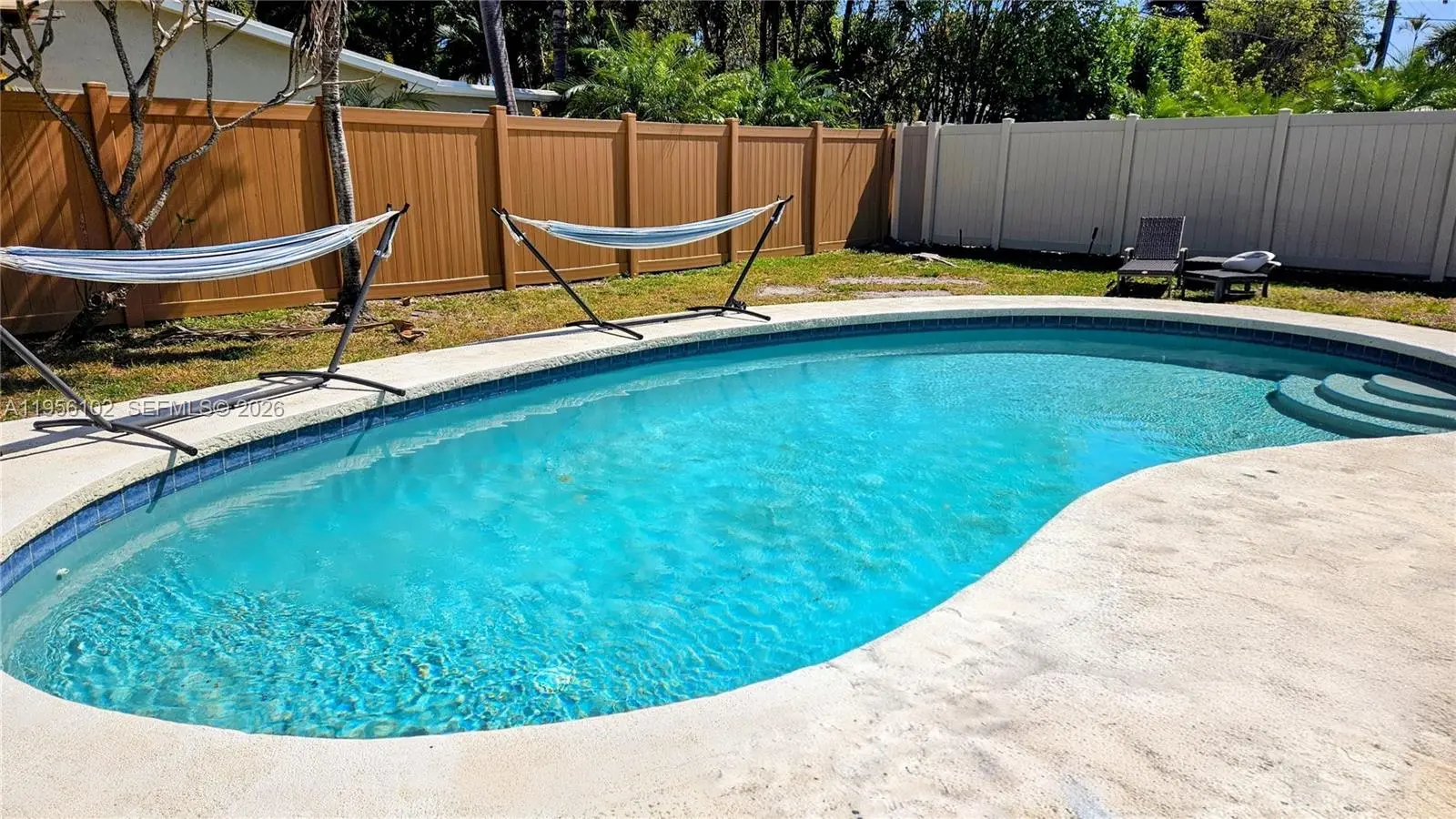 Photo of Listing #A11956102