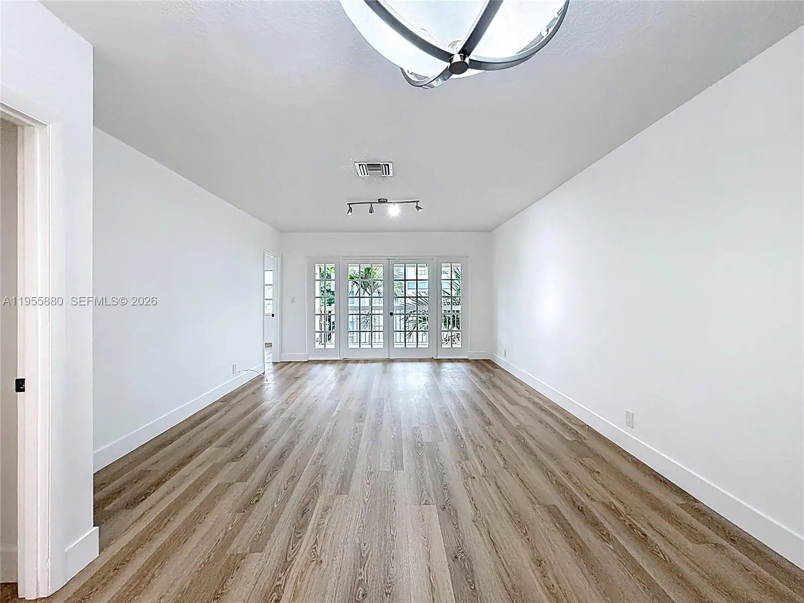 Photo of Listing #A11955880