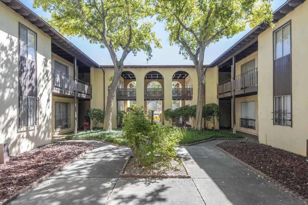 1601 Pennsylvania Street Ne Z29, Albuquerque